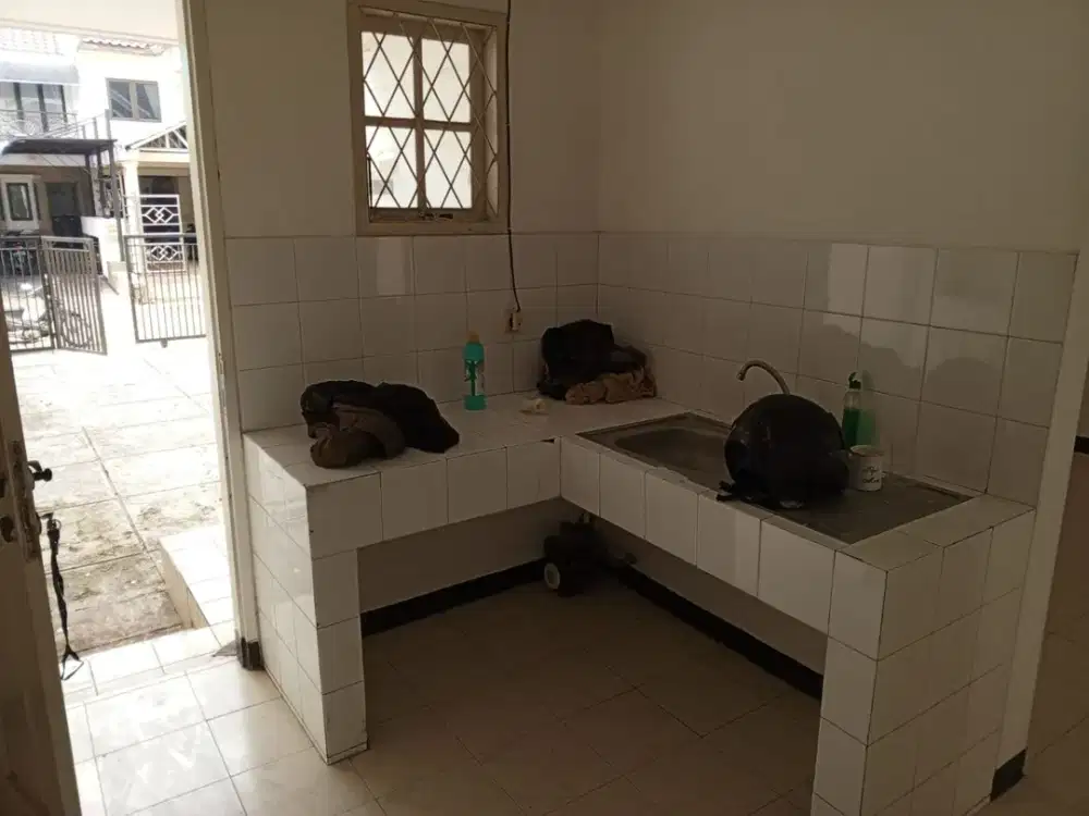 JUAL CEPAT Rumah Kota Legenda dekat Grand Wisata, Bekasi ID286