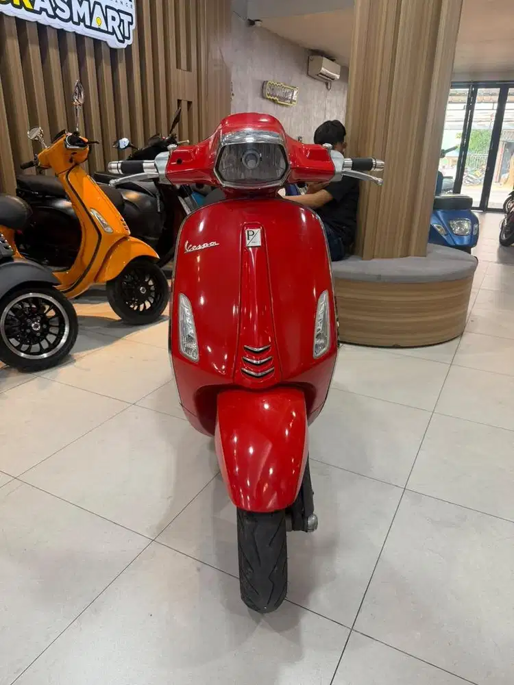 VESPA SPRINT 150 3V 2015 MERAH - TERMURAH