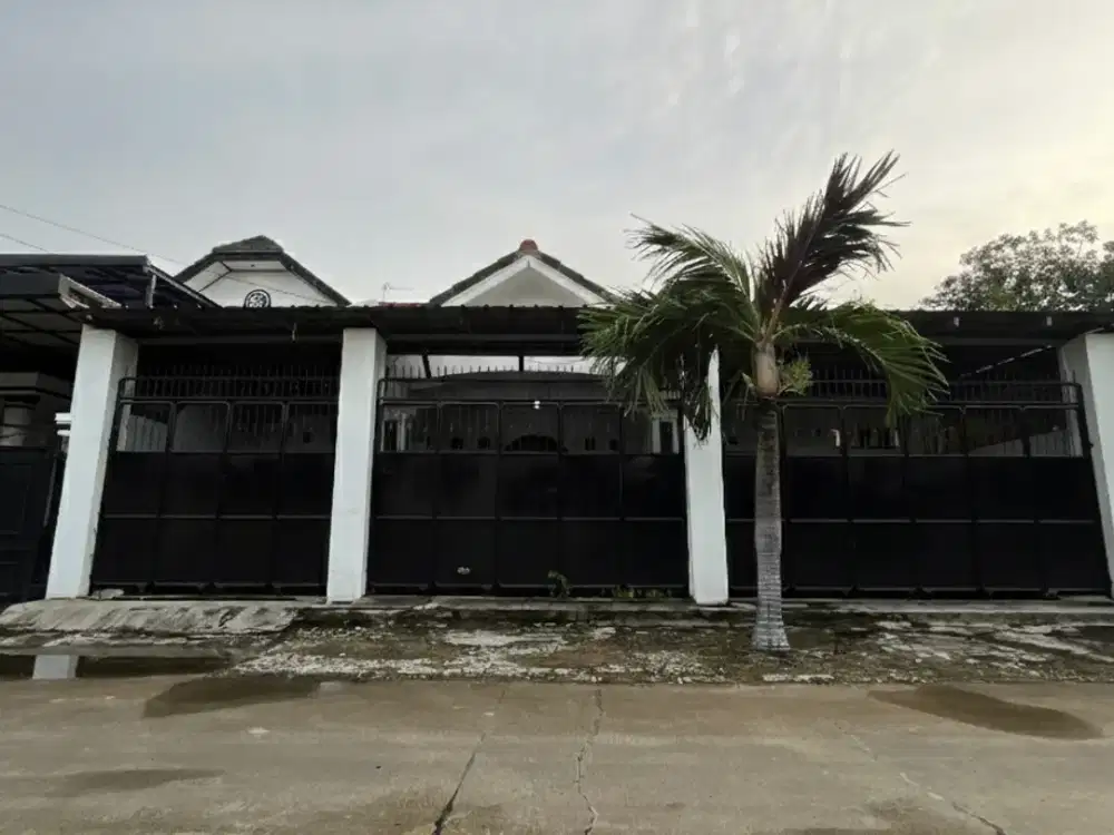 Rumah Luas di Taman Harapan Baru, Posisi HOOK & Banyak Kamar! 22207 DS / DV