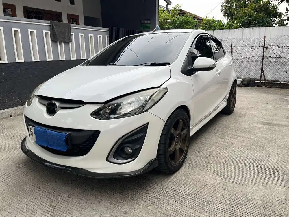 Mazda 2 2013 Bensin