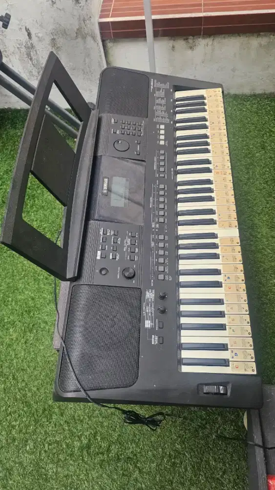Yamaha PSR E463