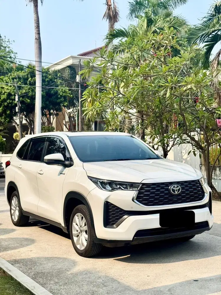 Cash Toyota Innova Zenix V Hybrid 2024