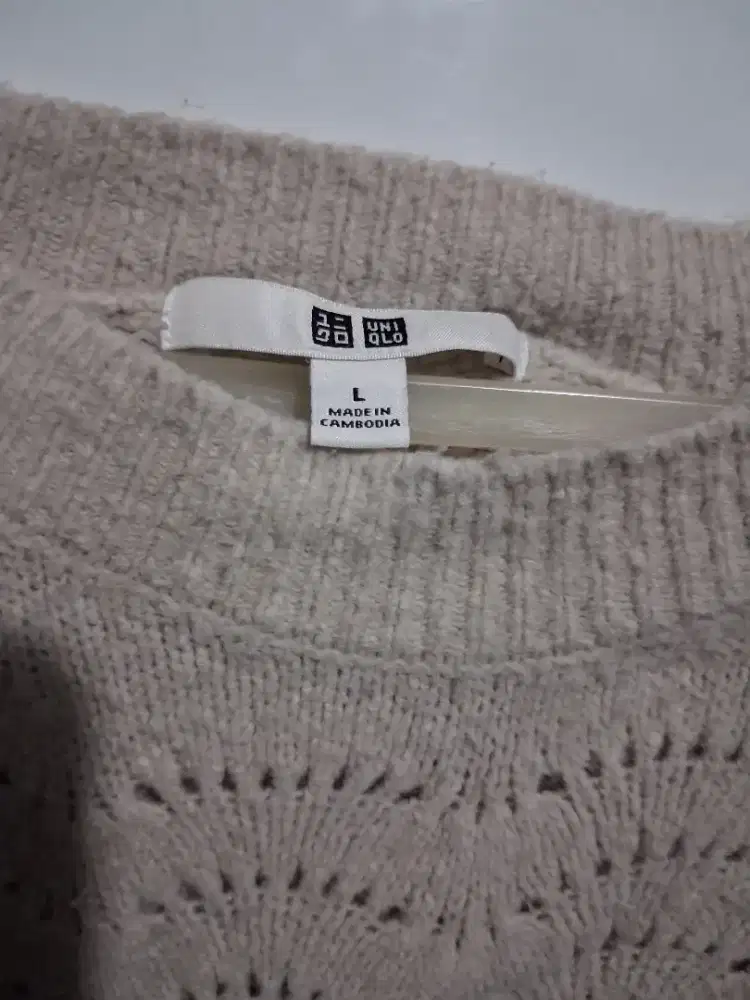 Sweater uniqlo bahan knit