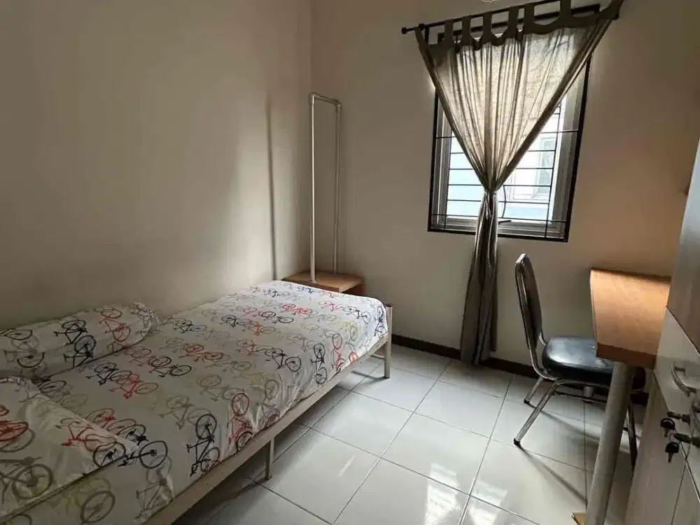 Dijual Rumah Kost di BSD 3 lantai 6 kamar