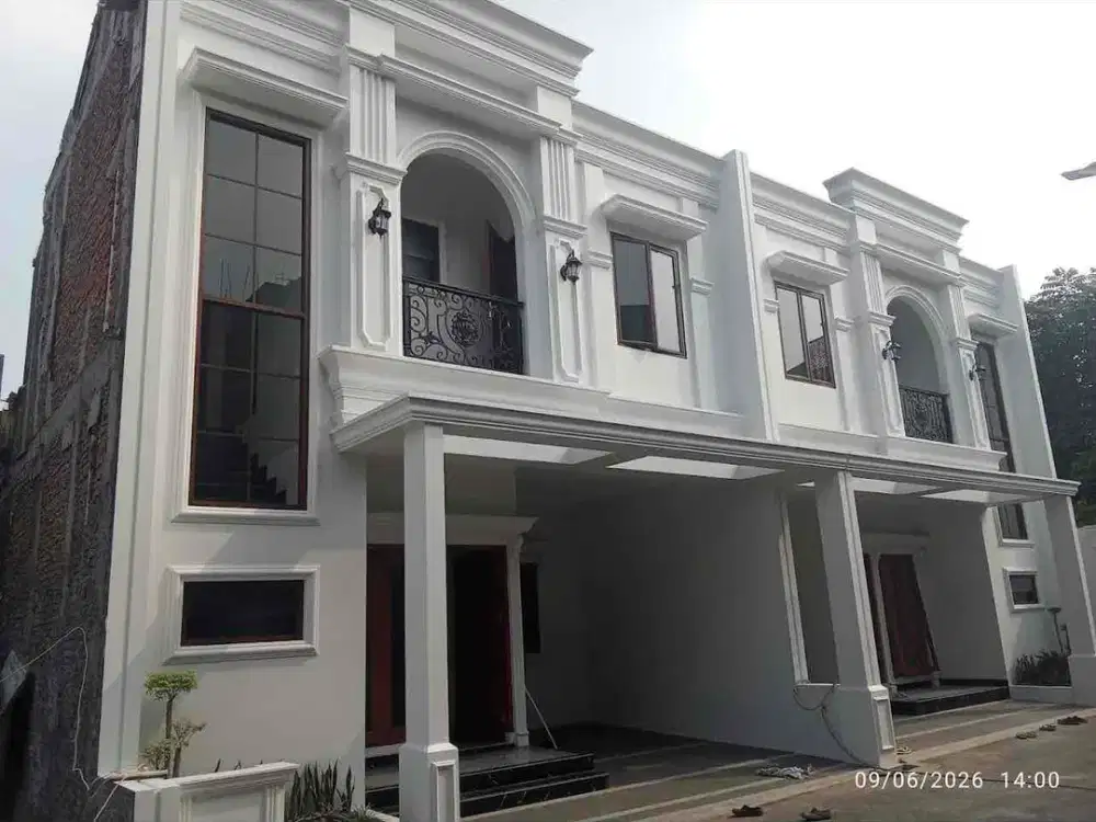 Rumah mewah 4 kamar tidur di Ciracas jakarta timur