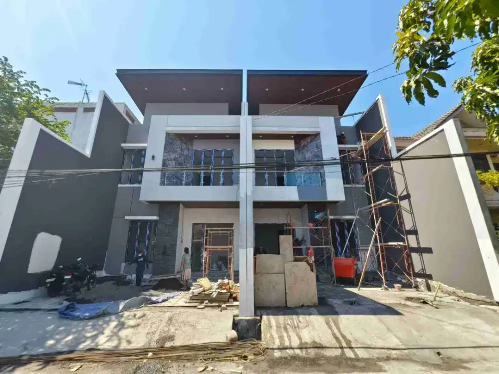 Dijual Rumah 2 lantai dekat Kampus Petra