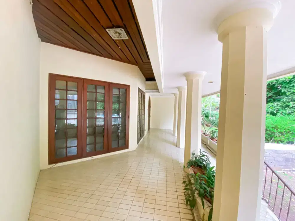 Rumah Mega Kuningan Hoek LT 865m² Under NJOP 50M Hitung Tanah