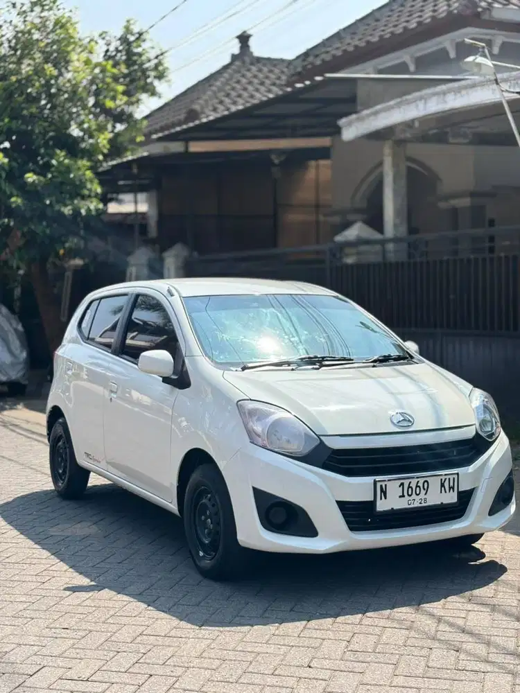 DAIHATSU AYLA M 2018 MANUAL FAVORIT PUTIH
