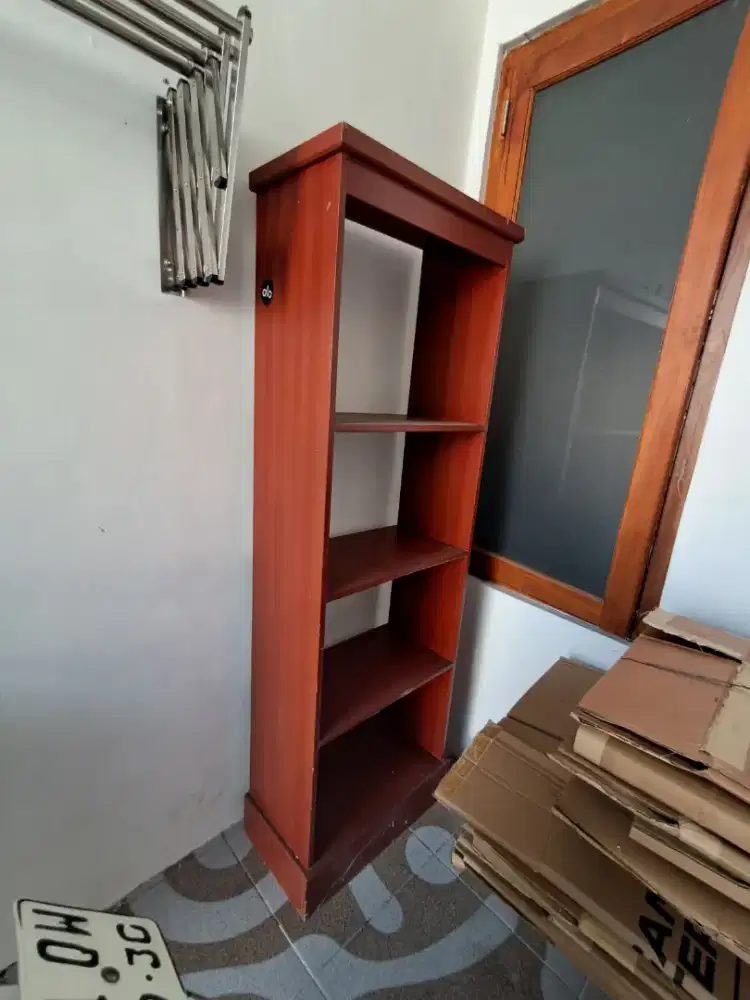 Rak kayu laminasi