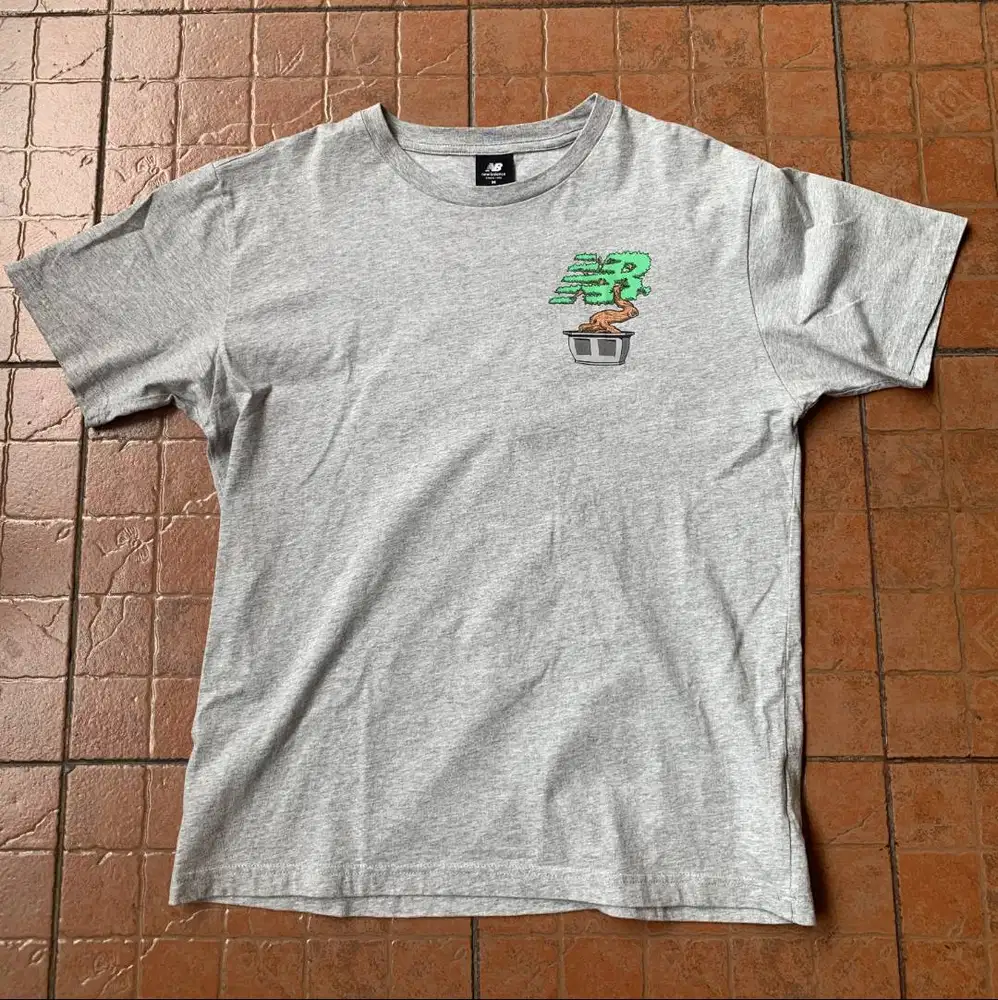T-Shirt / Kaos New Balance Essentials Roots Original