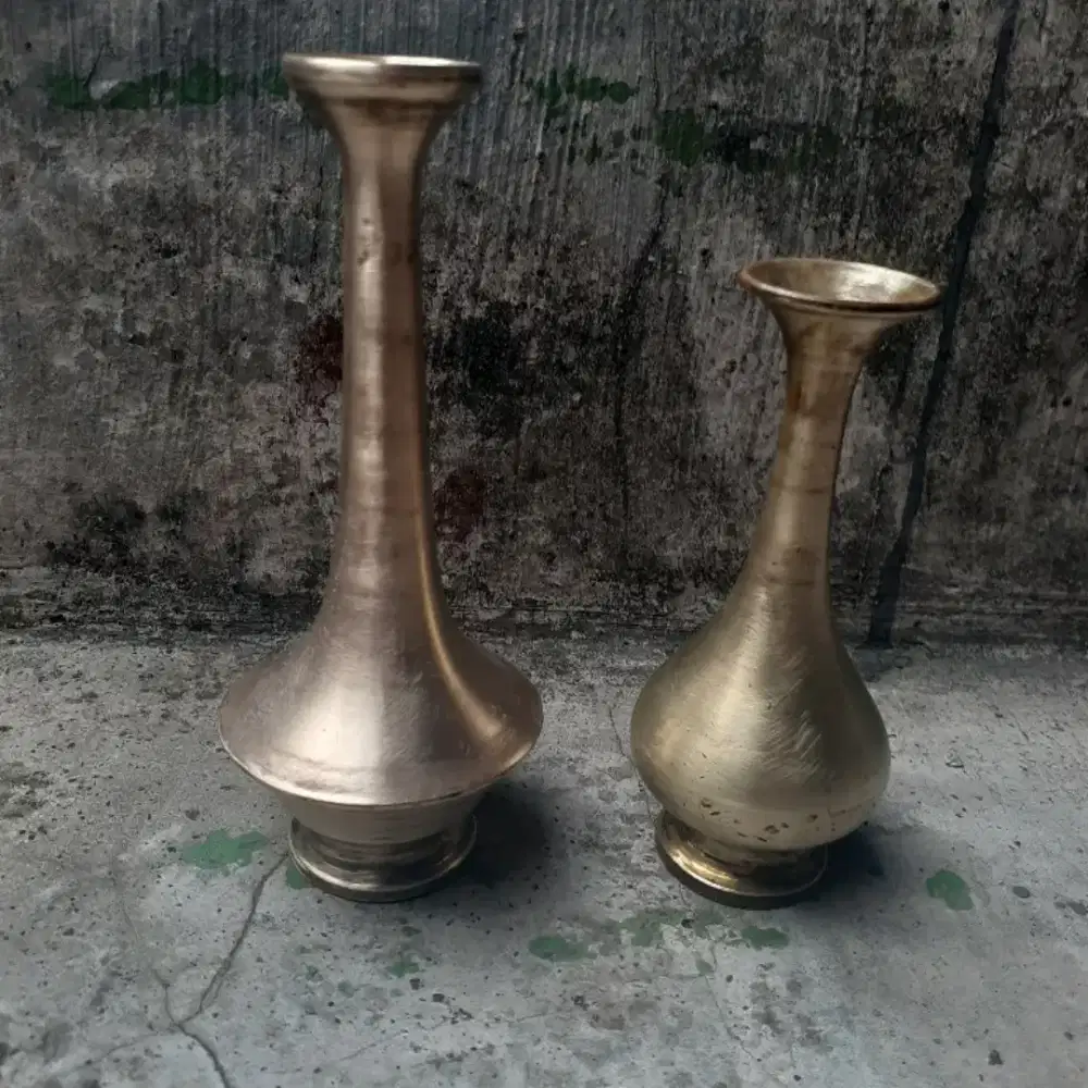 Pajangan kuningan antik