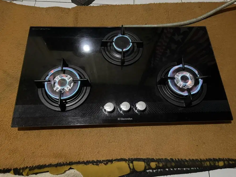 Kompor tanam electrolux