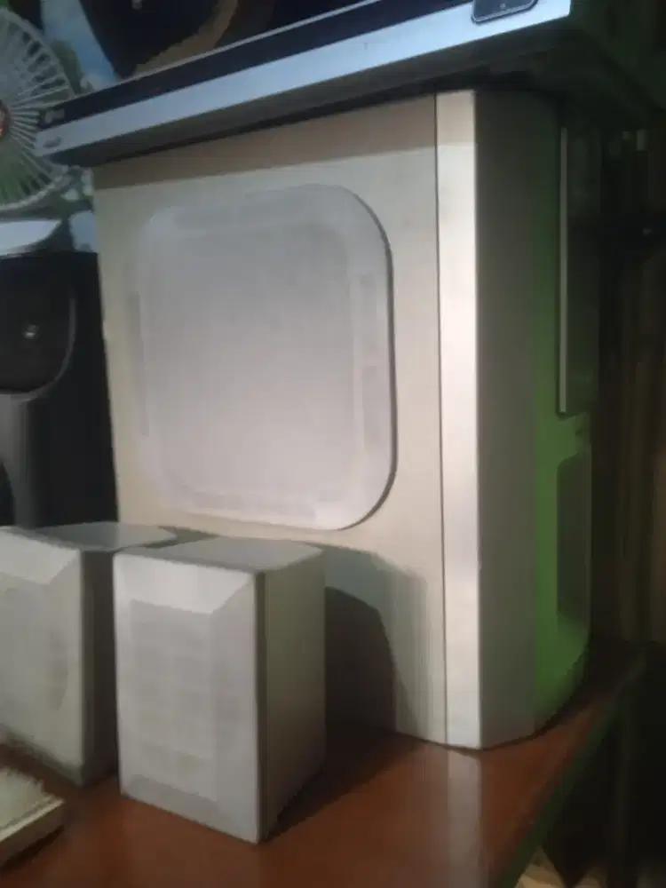 Subwoofer dan speaker sound round, independen