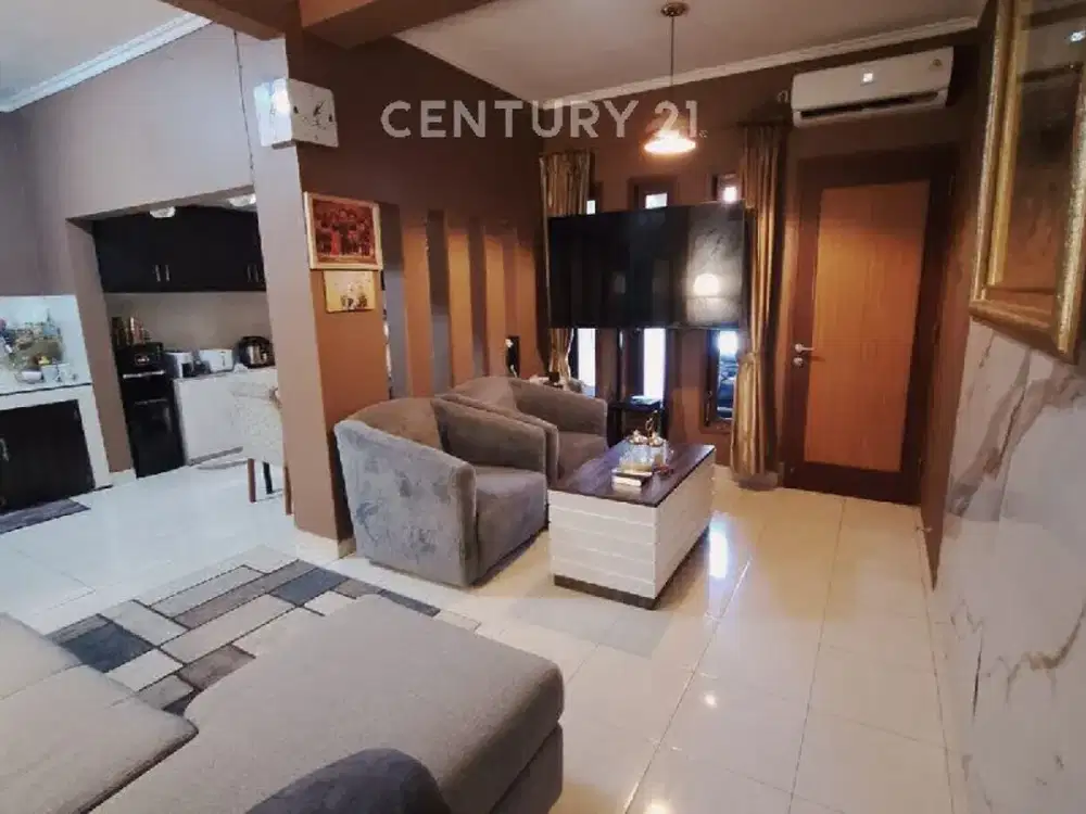 Rumah Strategis di Kebayoran Baru Jakarta Selatan, 4 KT 3 KM, LT 90 m² LB 150 m², SHM, Dekat Blok M