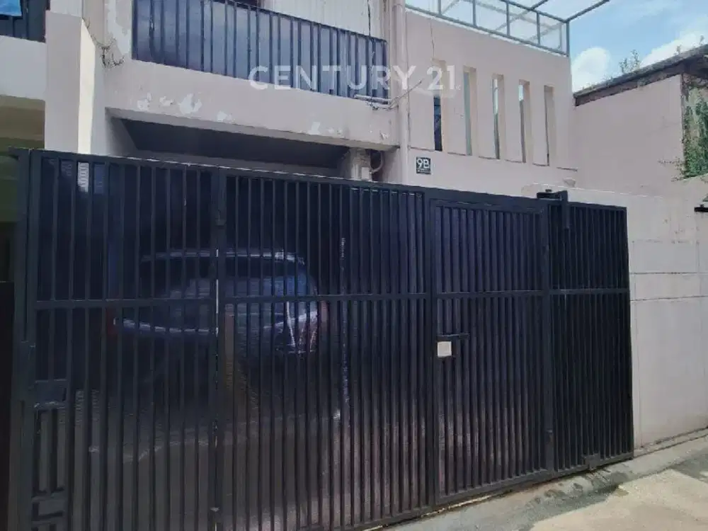 Rumah Strategis di Kebayoran Baru Jakarta Selatan, 4 KT 3 KM, LT 90 m² LB 150 m², SHM, Dekat Blok M