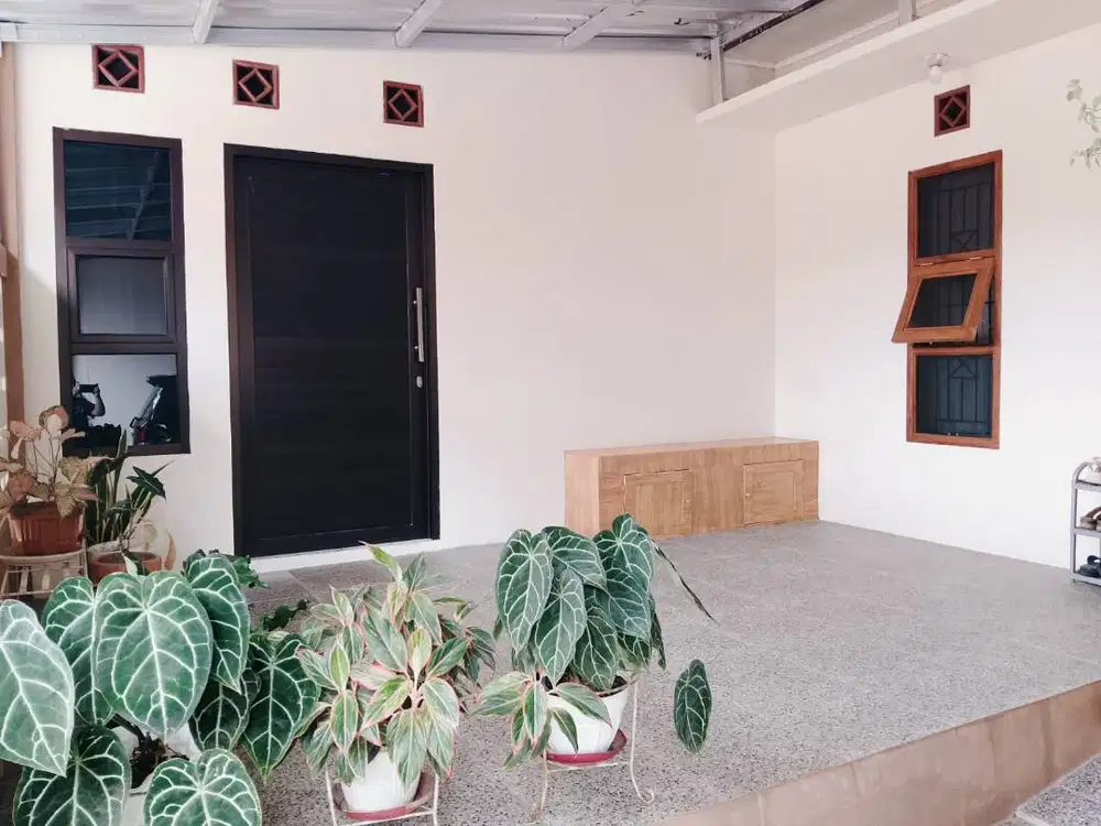 Rumah Dua Lantai Siap Huni