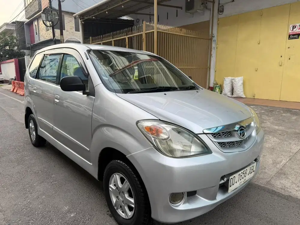 Xenia L.I 1000 CC th 2009 istimewa 95%  cat asli