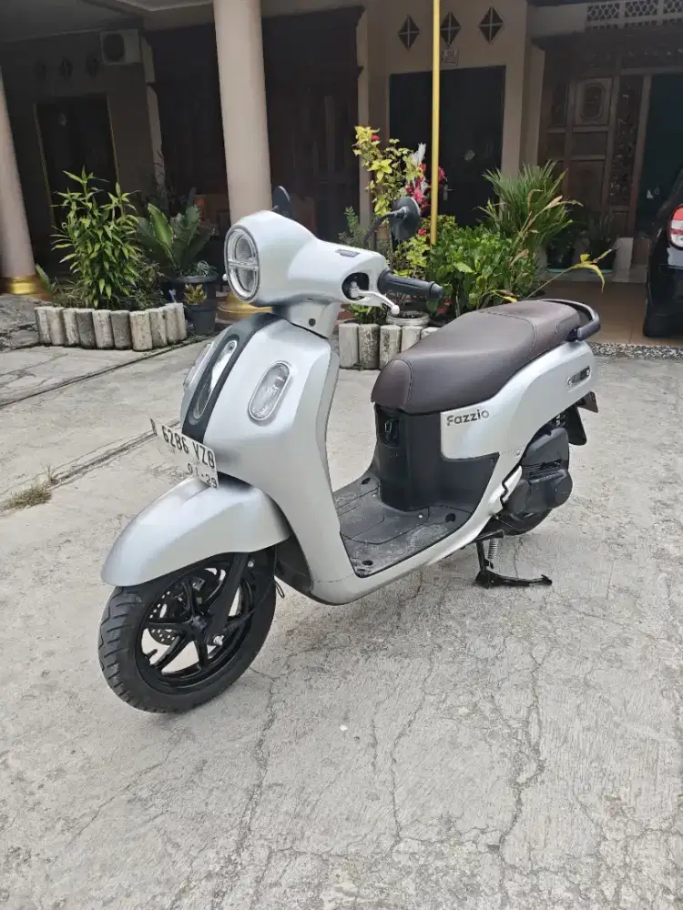 YAMAHA FAZIO 2023 SILVER