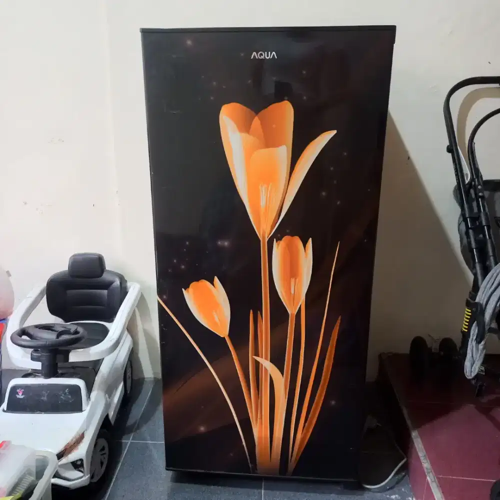 Kulkas aQua pintu 1  bekas pemakaian 3 tahun