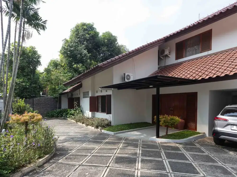 DIJUAL RUMAH PREMIUM KEBAYORAN BARU – TANAH 690 M² | PRIVATE POOL | SHM