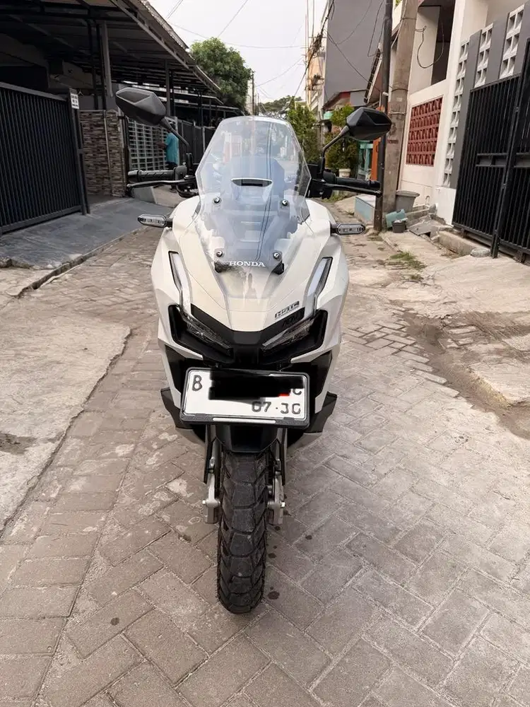 Honda ADV 160 ABS Putih tahun 2025 km 1.300