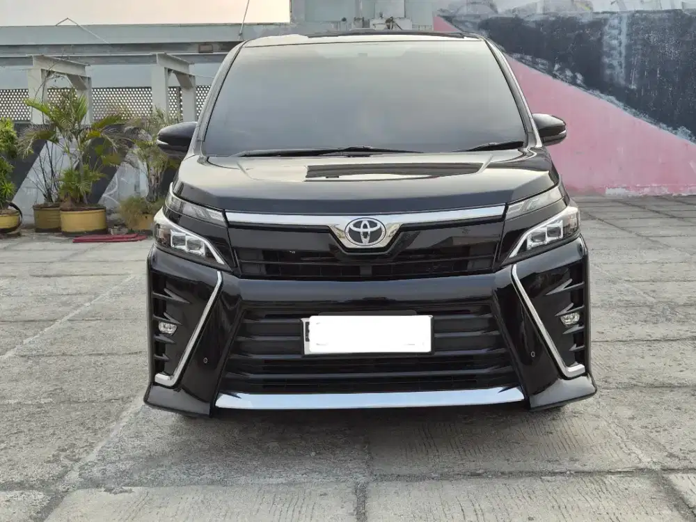 Toyota Voxy 2018 Hitam