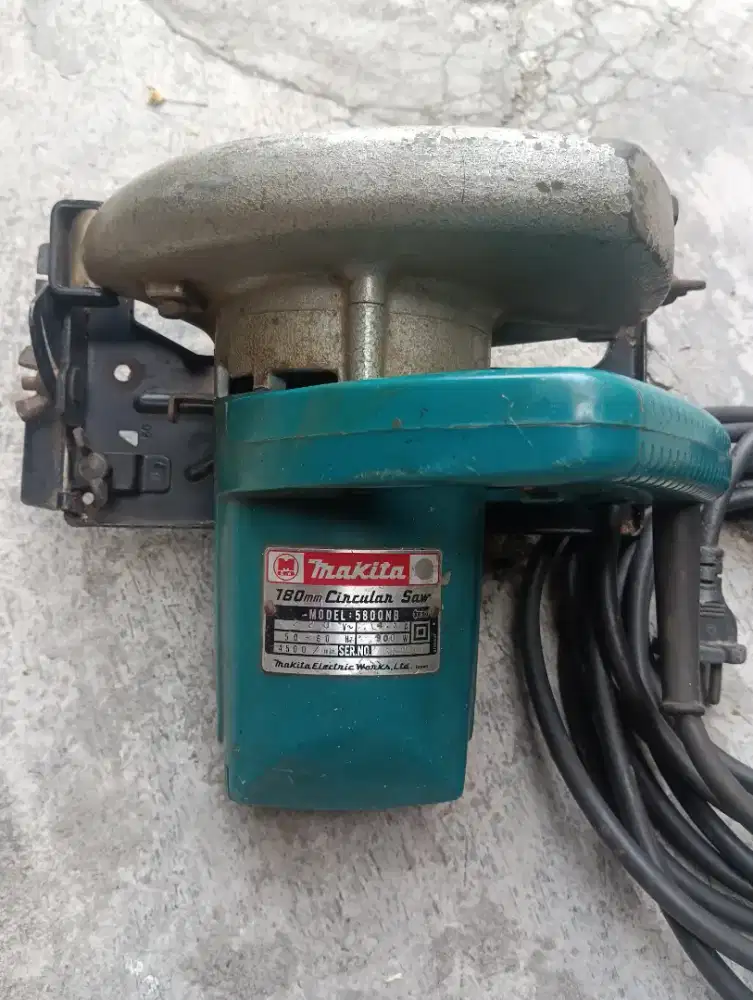Makita Circular Saw 5800 NB