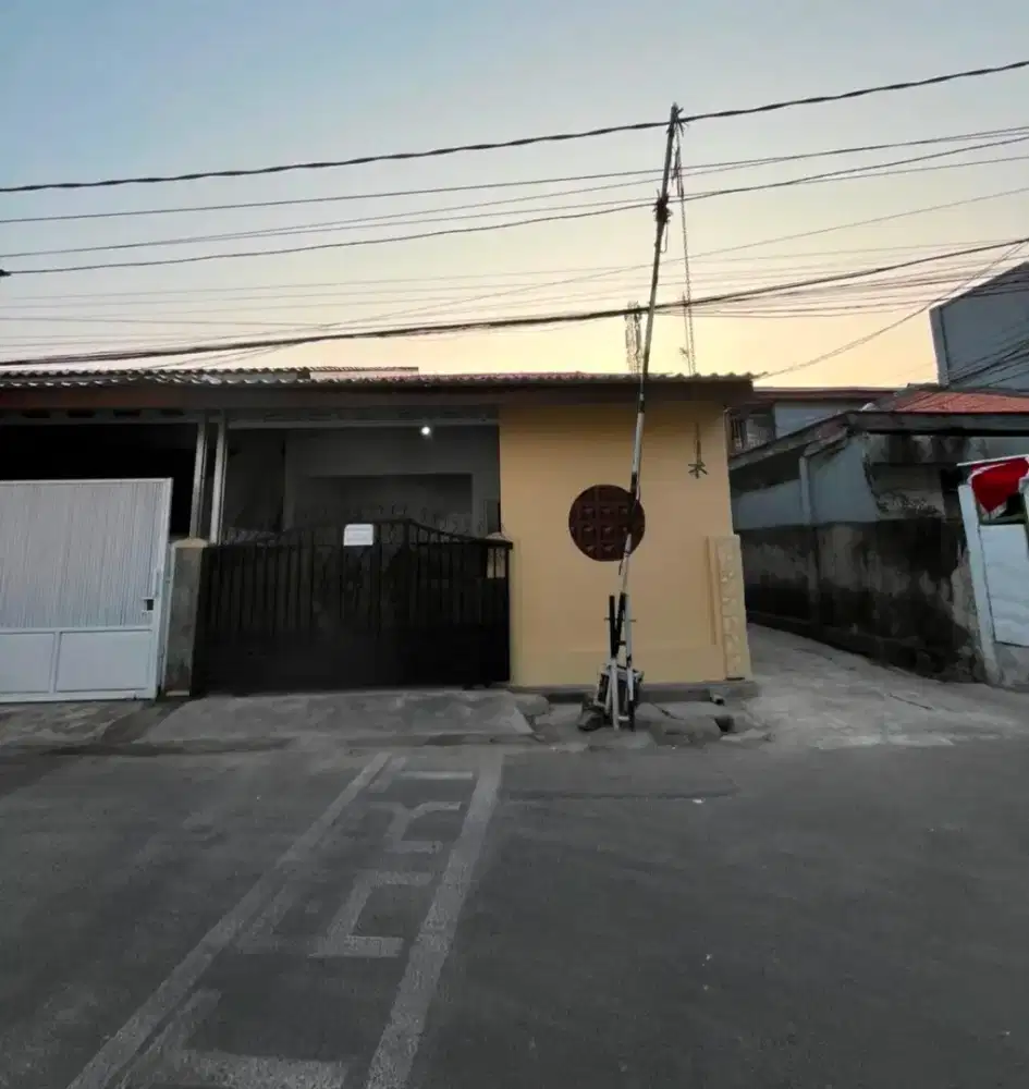 Di KONTRAKAN RUMAH
