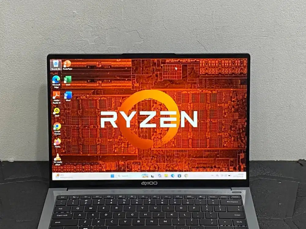 Laptop : AXIOO HYPE 7 X8
