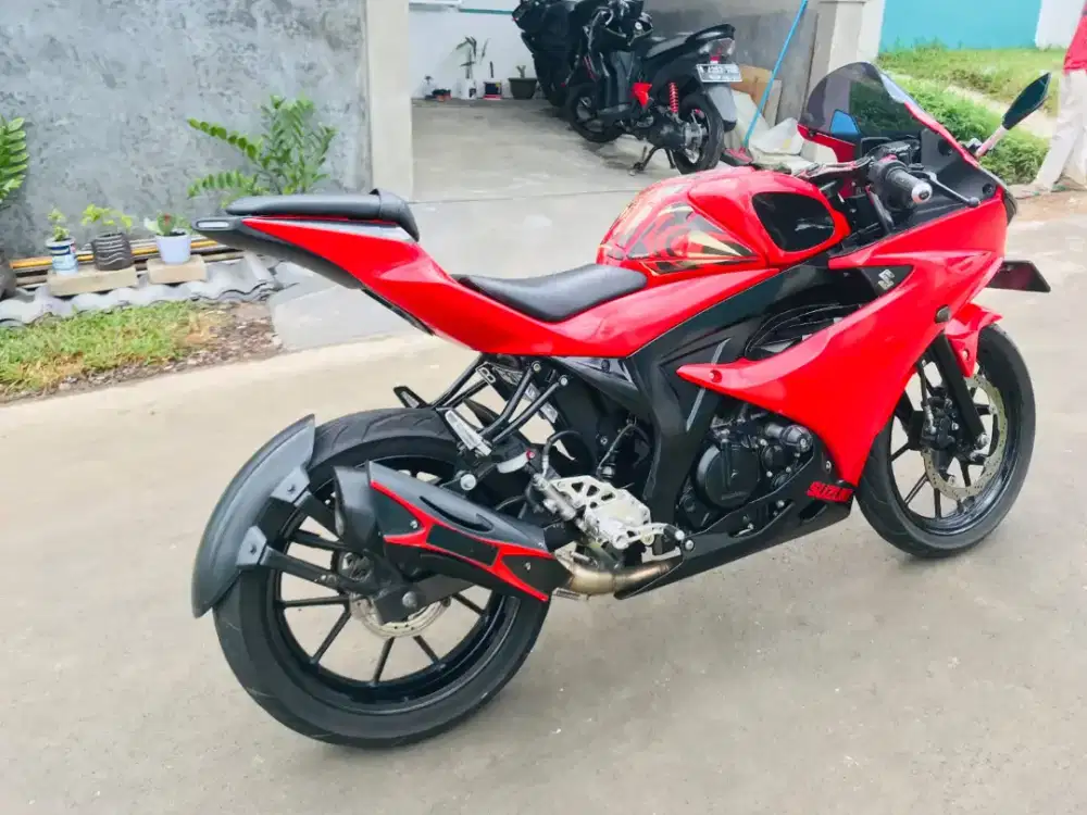 Jual suzuki gsx merah