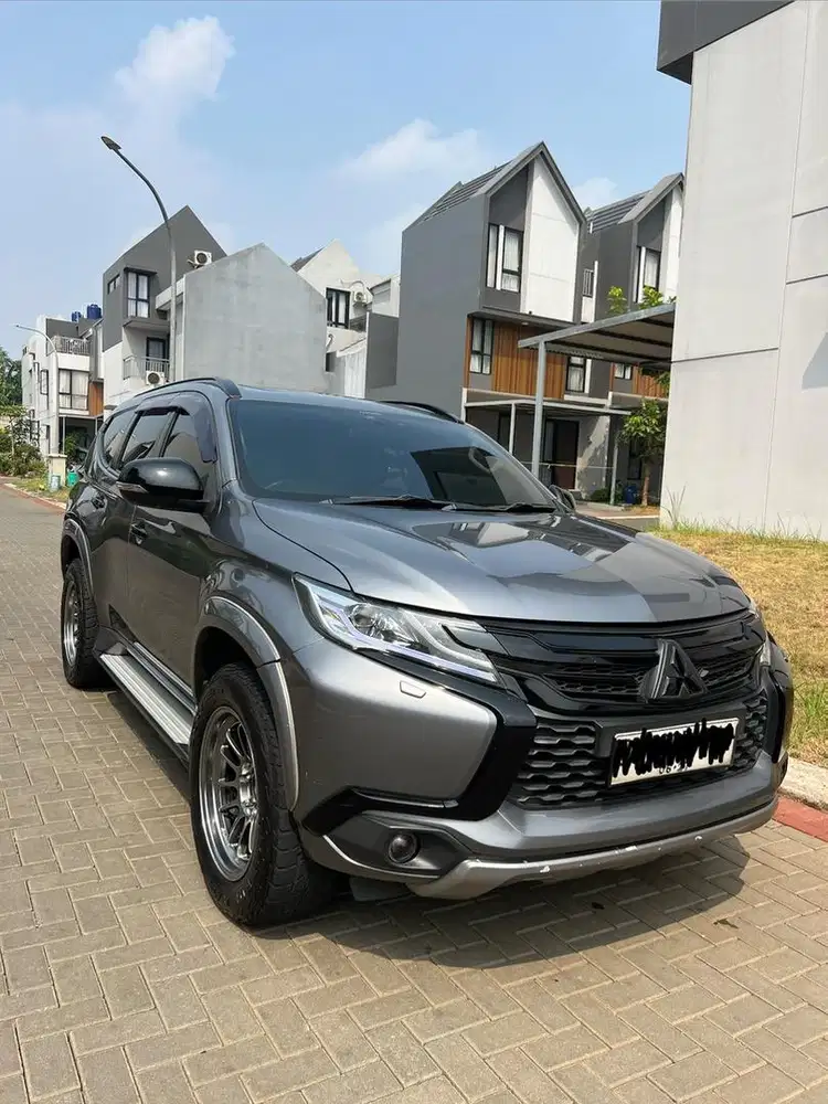 Pajero Sport dakar 4 x 2 2017 Matic abu metalik