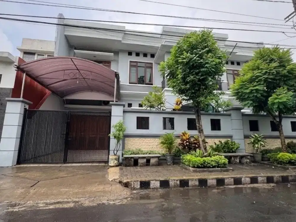 BW97 DIJUAL RUMAH 2,5 LT SIAP HUNI FULL FURNISH SHM DI MANYAR SURABAYA