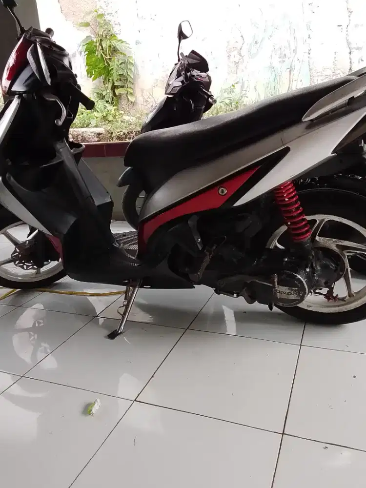 Dijual Honda Vario karbu THN 2010