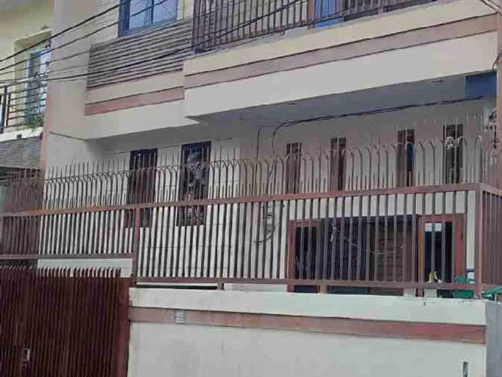 DIJUAL RUMAH HOOK 2 LANTAI di Jl. Pademangan 1, Jakarta Utara. Pilihan Menarik untuk Hunian atau Usaha