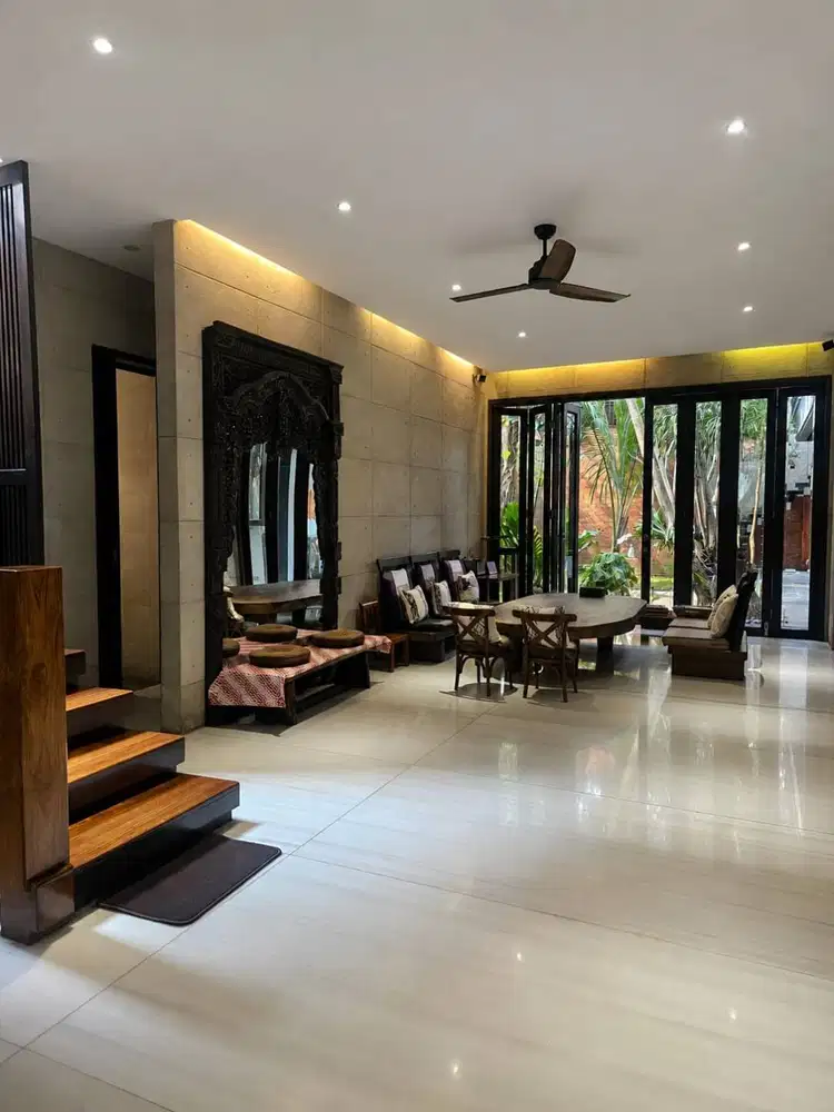 Disewakan Rumah 6+1 KT di Puri Sriwedari Cibubur – Siap Huni