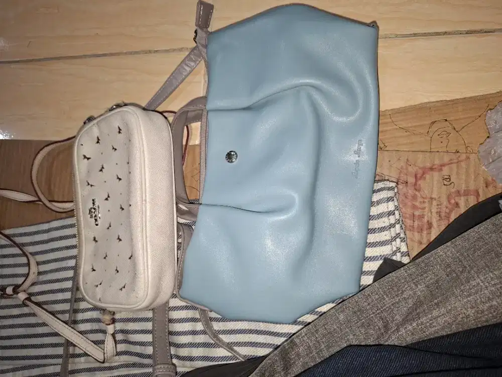 Di jual tas wanita bermerk