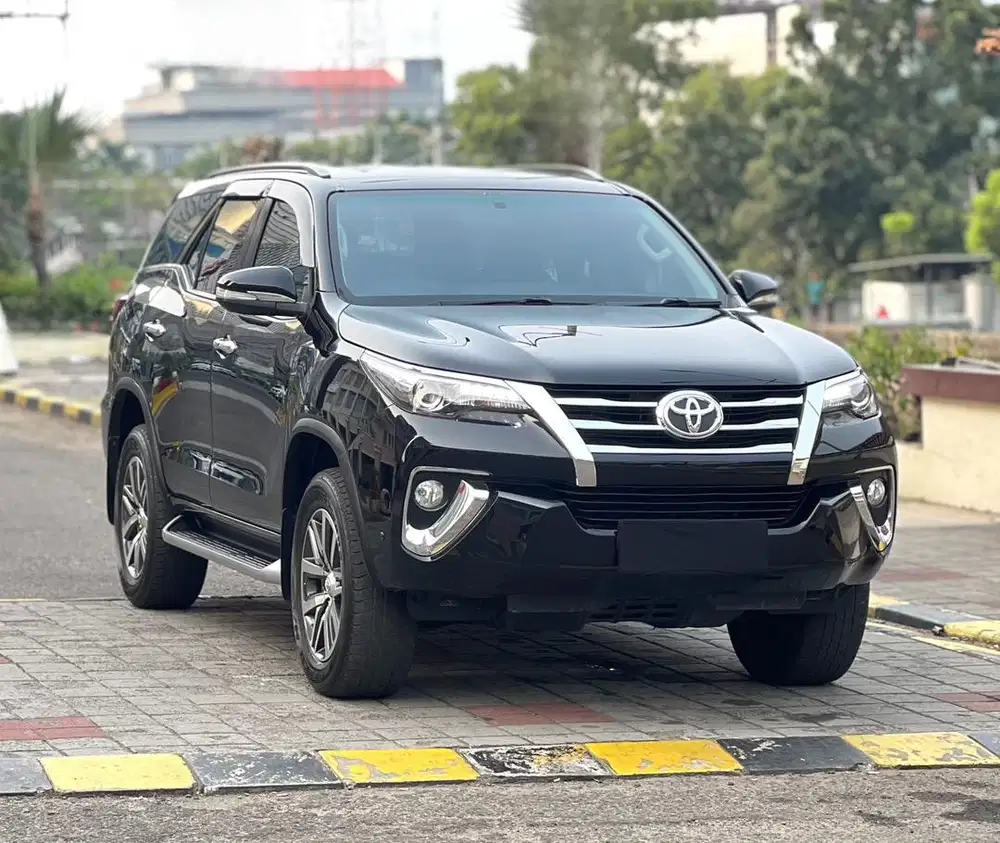 Toyota Fortuner VRZ Nik 2017 Low Km Rendah Garansi 1 Tahun