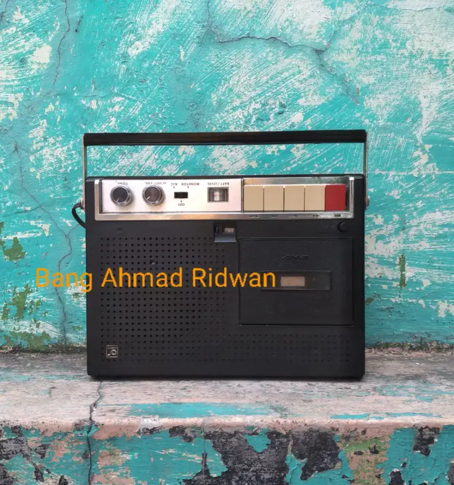 tape kaset pita antik jadul kuno tua klasik. tanpa radio