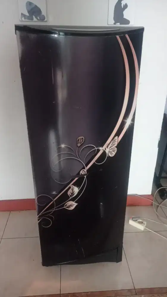 Kulkas 1 pintu ( dijual cepat) nego