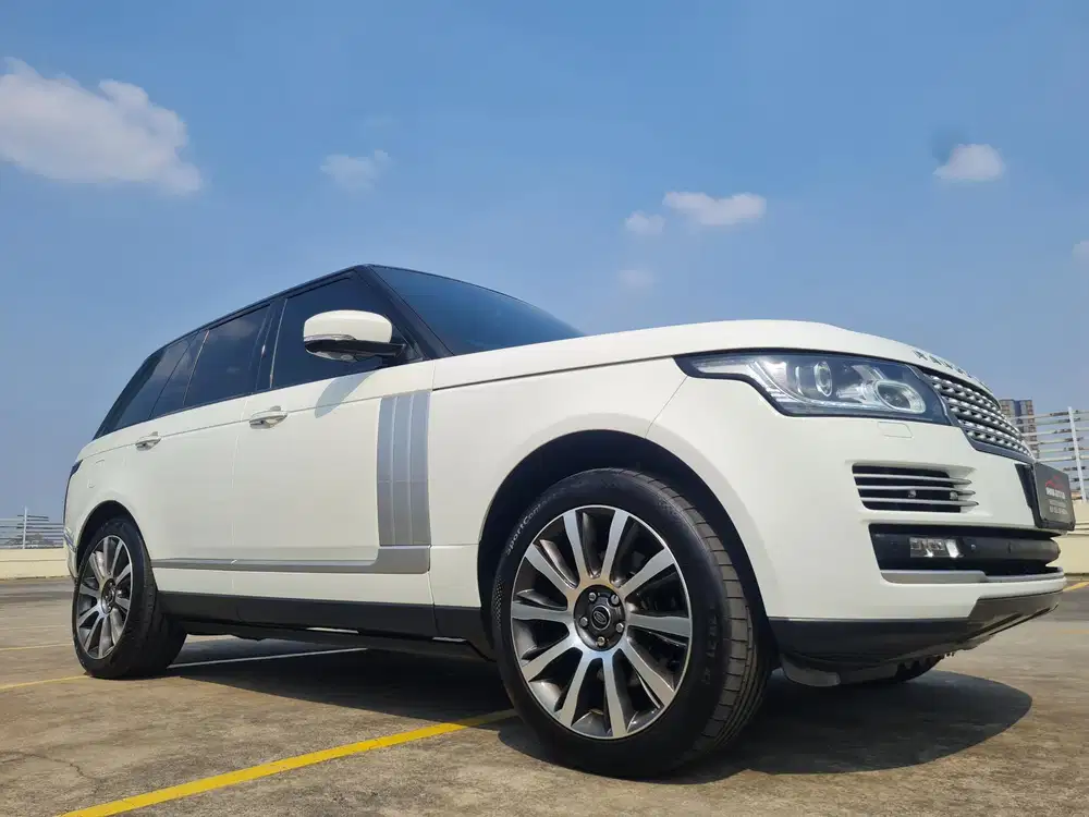 Range rover Vogue Autobiografi. 2015. Nik14.