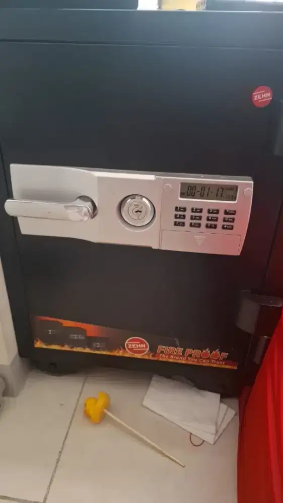 Jual brankas kondisi masih mulus