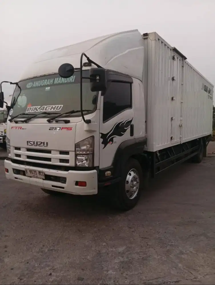 DIJUAL ISUZU FTR 90 T TRUK BOX TAHUN 2018 – 8 TON | SIAP OPERASIONAL