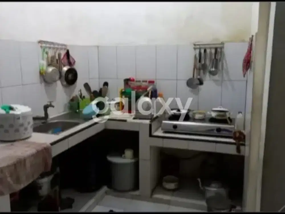 Rumah 3 Kamar Tidur 2 Lantai di Mulyosari Tengah - Akses Mudah