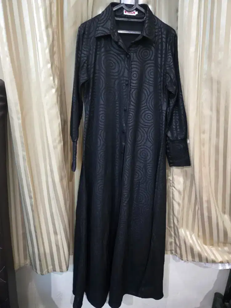 Dress hitam elegan