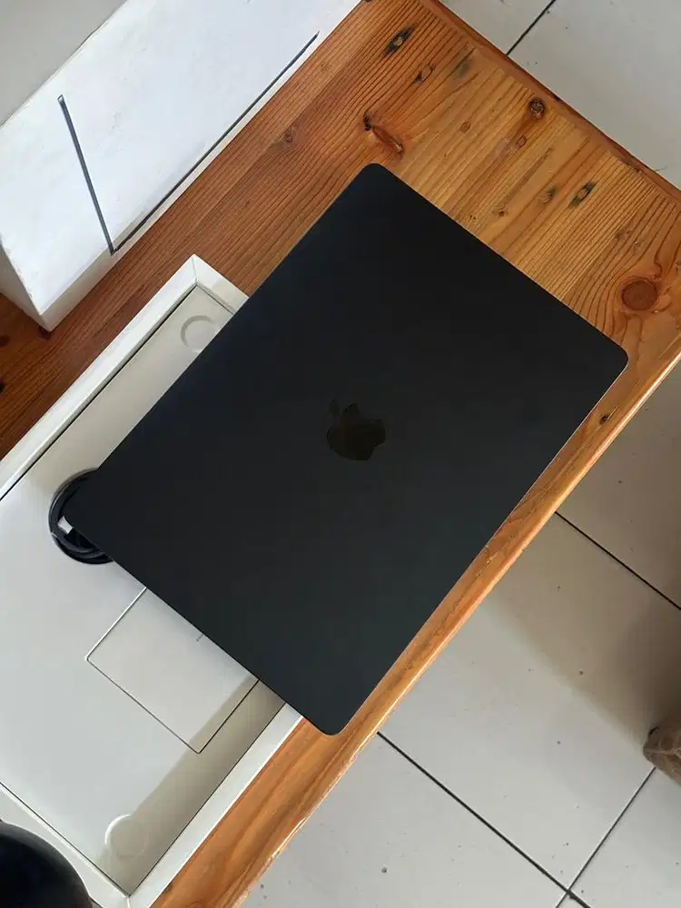 Macbook air m4 16/256gb