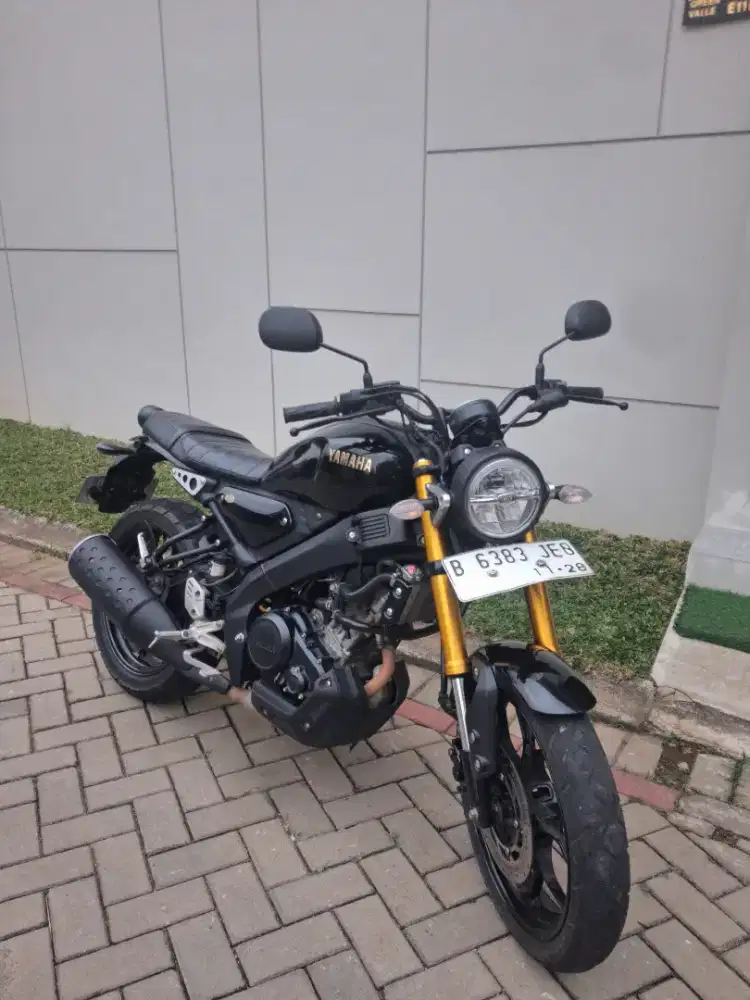 BLACK FIGHTER MOTORCYCLE