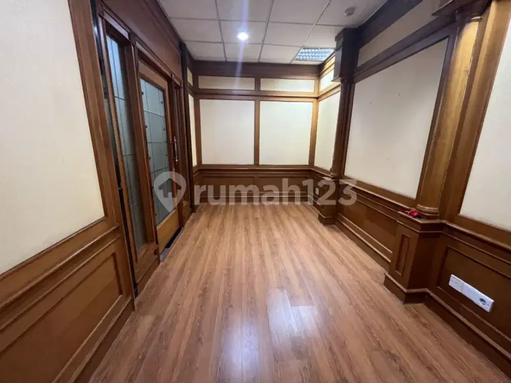 Perkantoran di Sudirman, Jakarta Selatan 250 m Bagus