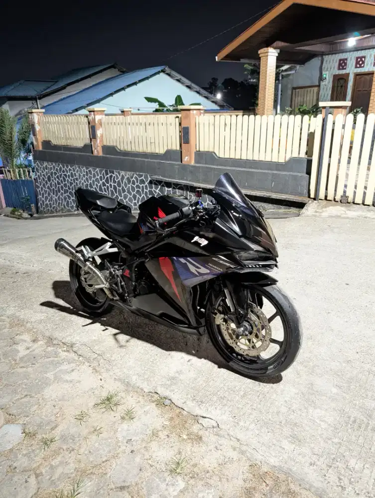 Motor Sport Honda CBR 250rr modif