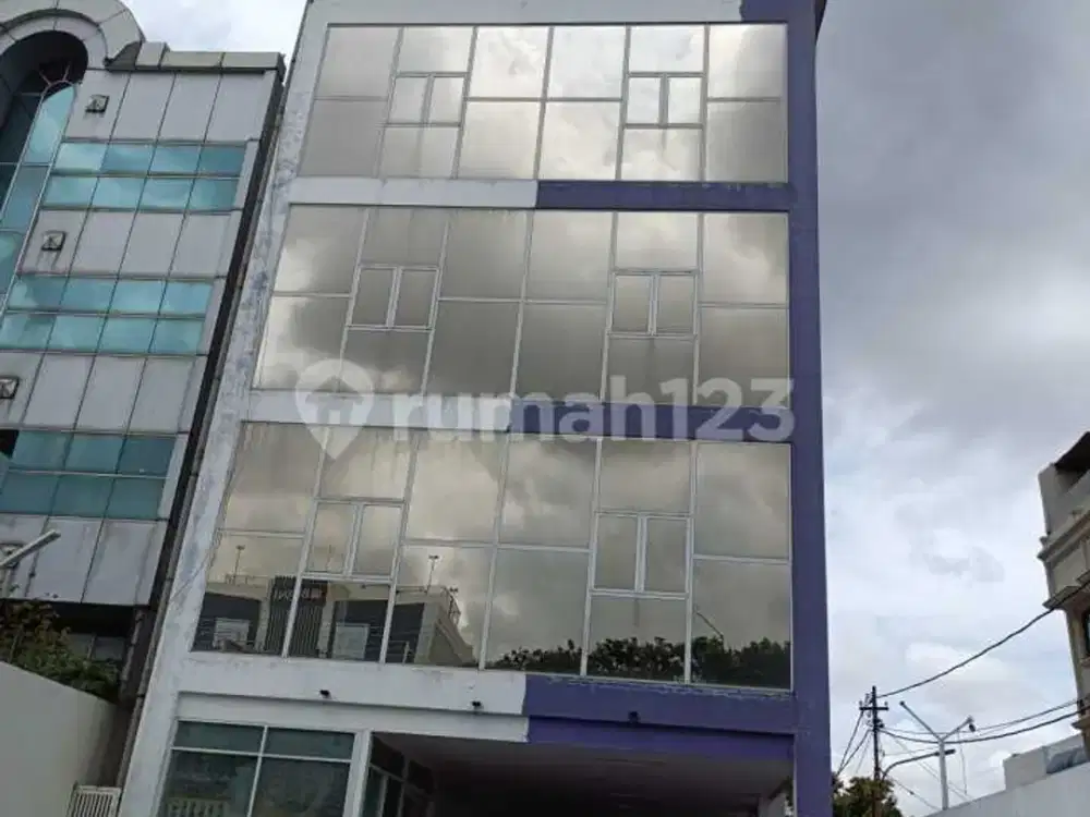 Perkantoran Bagus 2000 m2 SHM Jatinegara, Jalan Raya Jakarta Timur