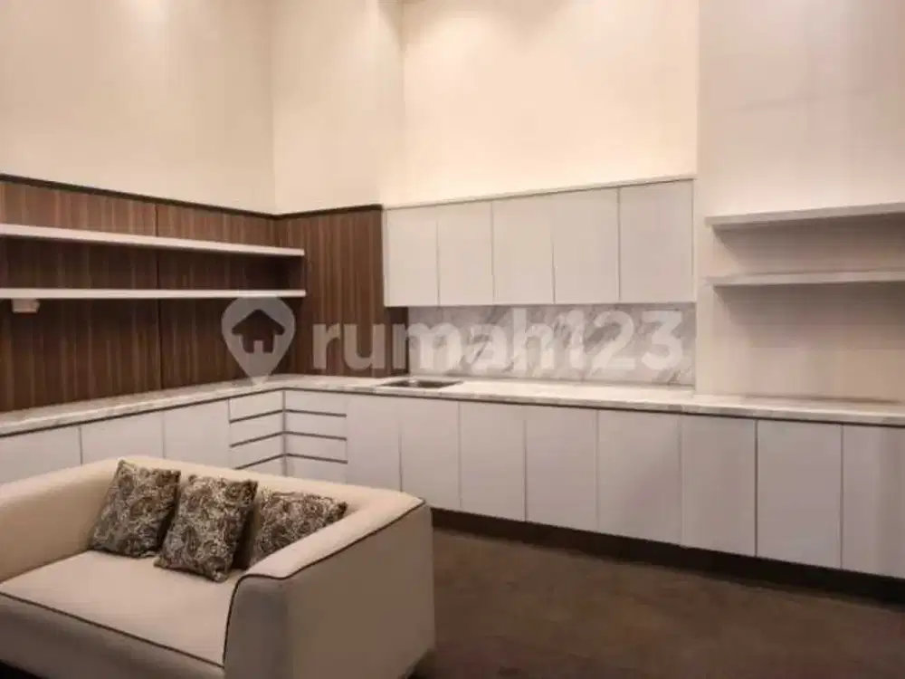 Apartemen Soho Pancoran Unfurnished Lokasi Strategis Siap Huni, 2 Kamar, 2 Lantai, 97,4M2
